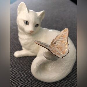 Vintage 1990’s Lenox Ivory Cat Collection Enchantment Figurine